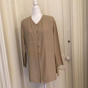 Elegant tunic top by Nipon Studio, size 10, so stylish and chic, slits on side